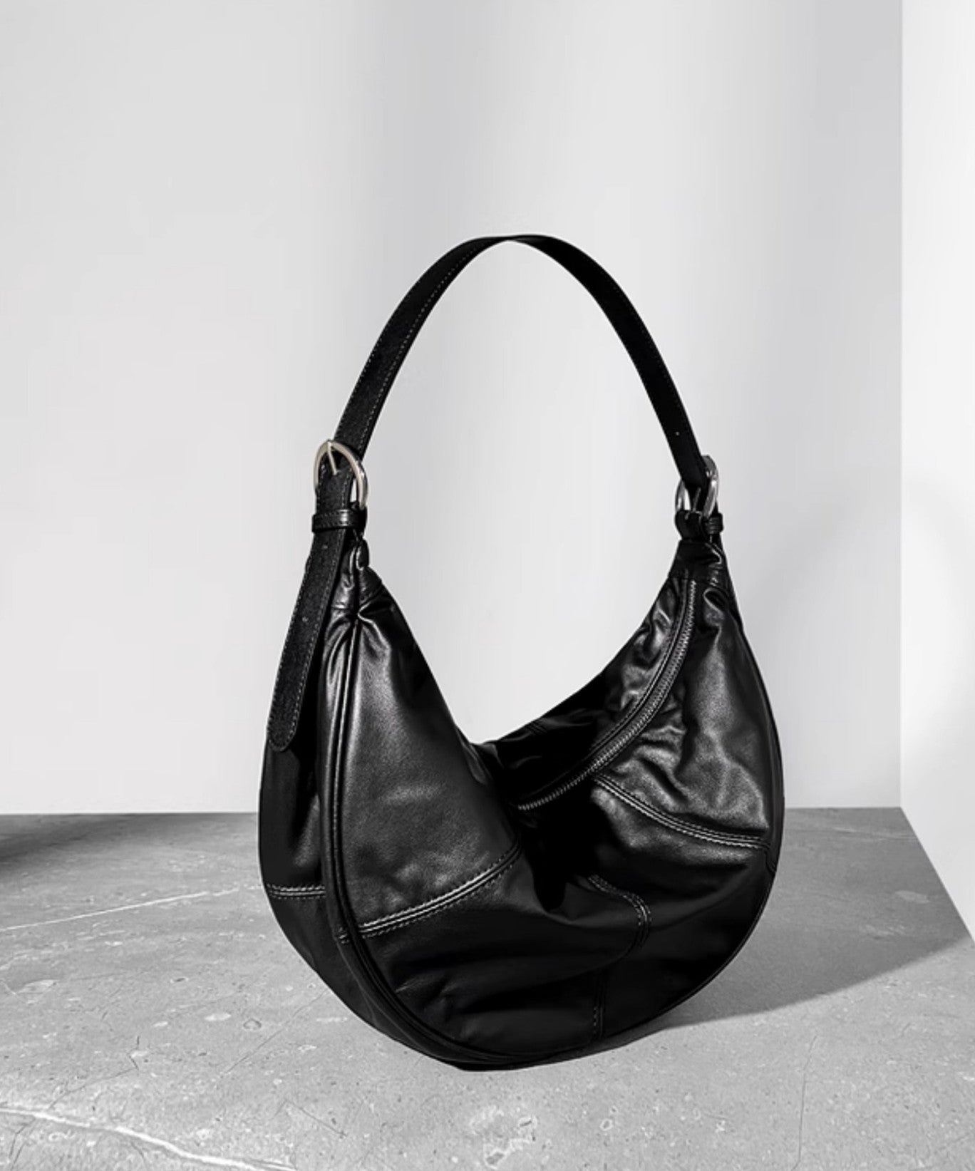 Ladies Stylish Genuine Leather Single Shoulder Bag