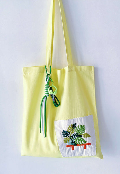 Lightweight foldable cotton bag for effortless weekend getaways