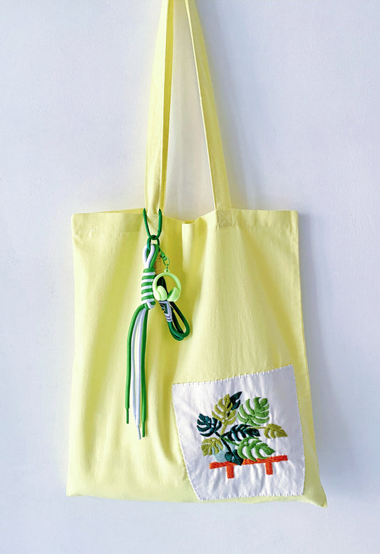 Lightweight foldable cotton bag for effortless weekend getaways