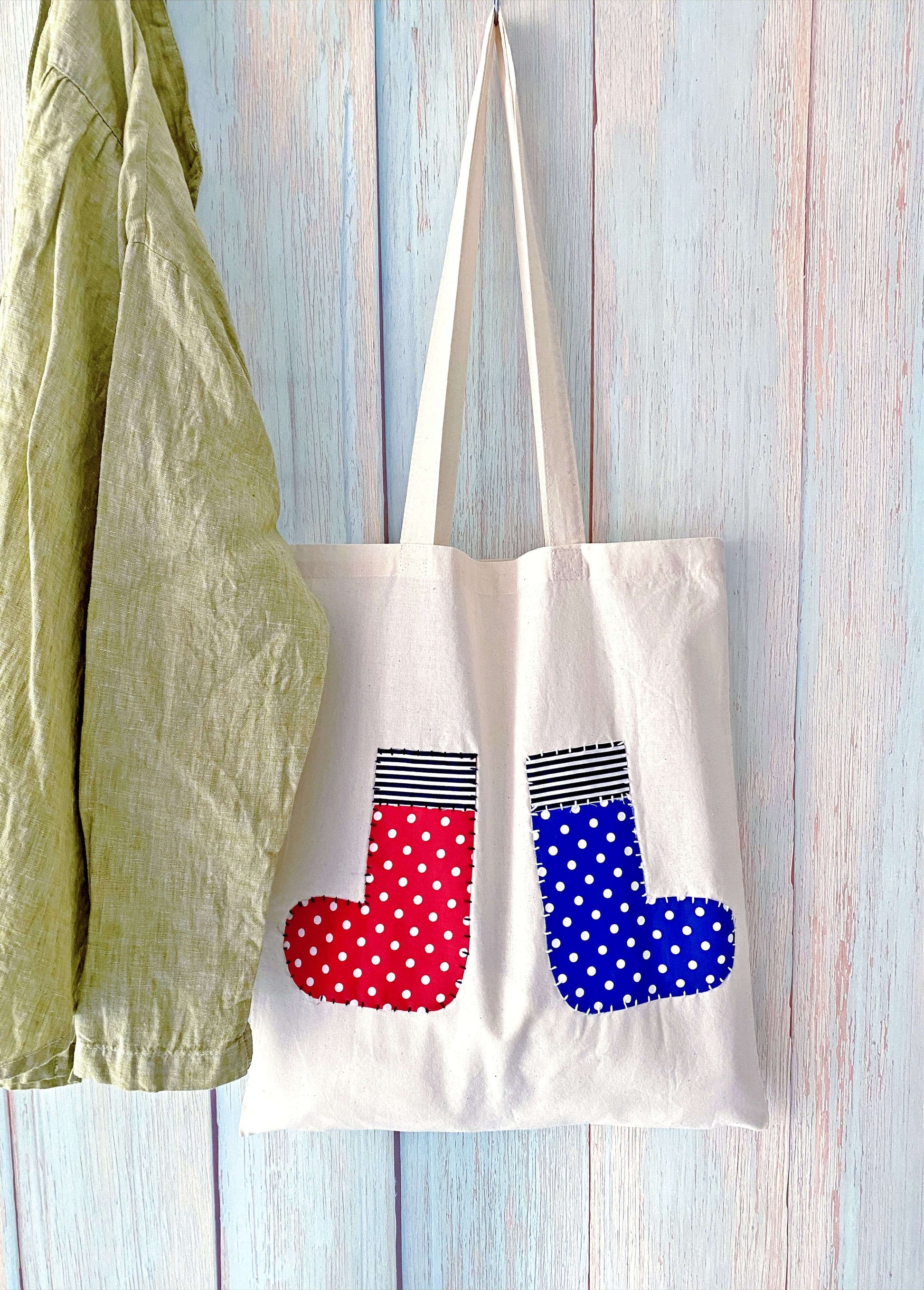 relaxed everyday carry tote bag that folds easily into a travel backpack