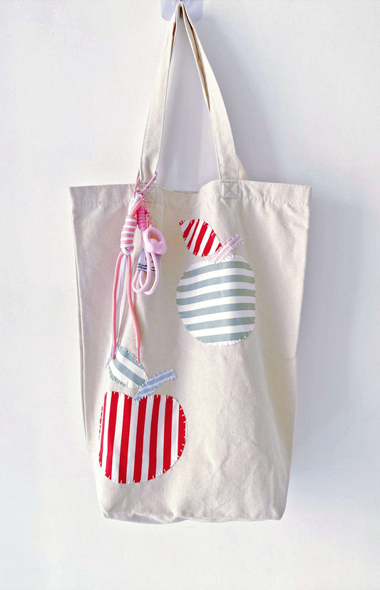 Comfortable shoulder straps on a sturdy bag built for longevity and utility.