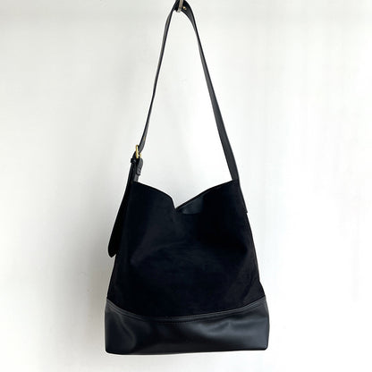 Casual bucket carry for books and small items