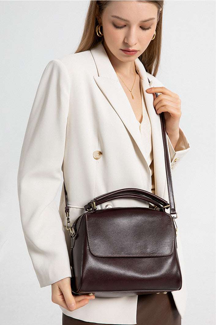 Trendy Leather Messenger Bag Woyaza