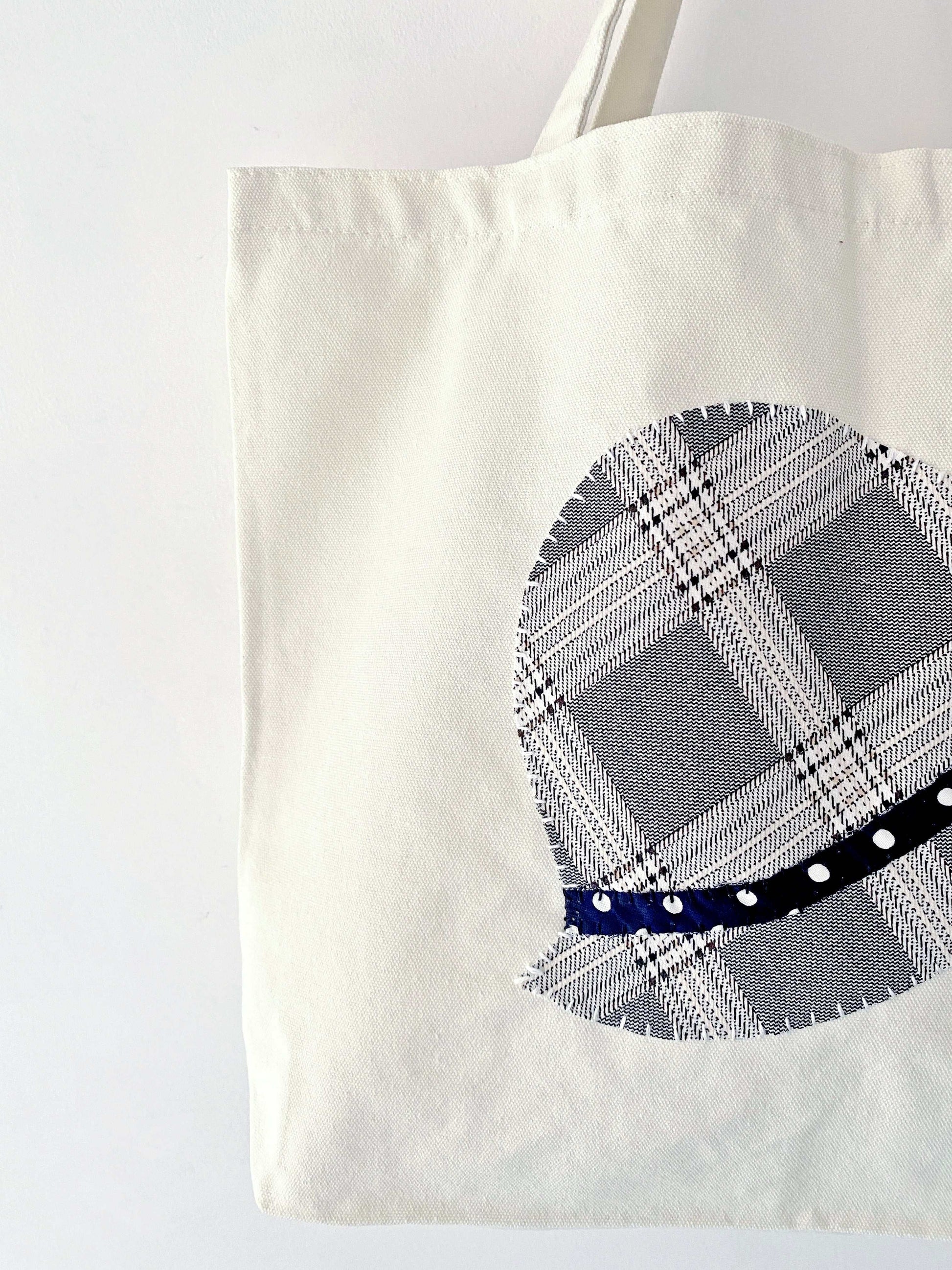 relaxed fabric bag as a thoughtful lifestyle gift