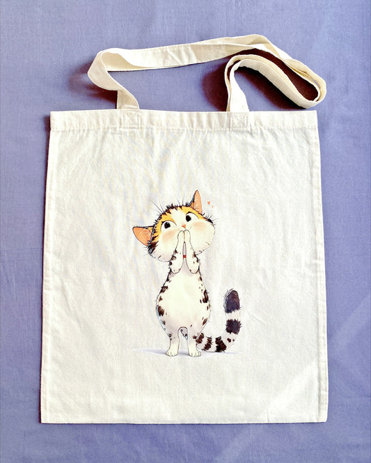 Durable organic cotton tote bag for zero-waste shopping.