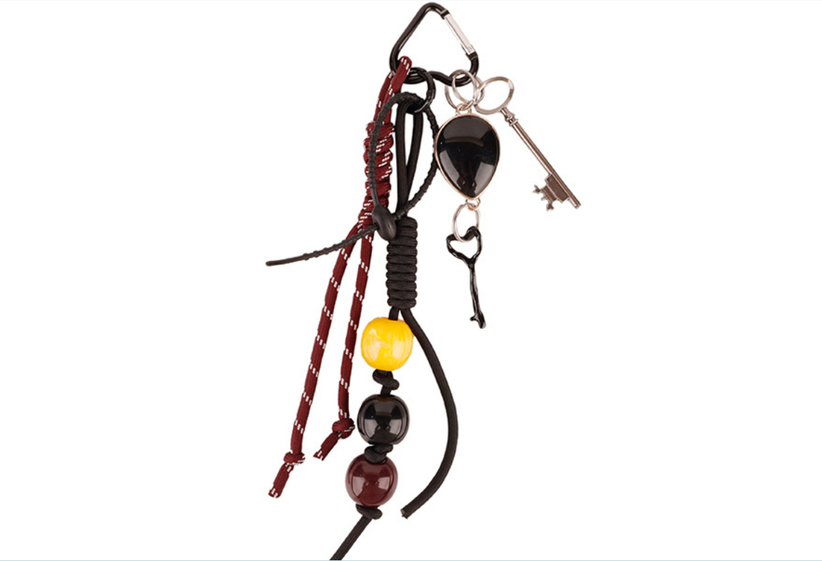 Aesthetic gift idea for friends who love sporty street fashion