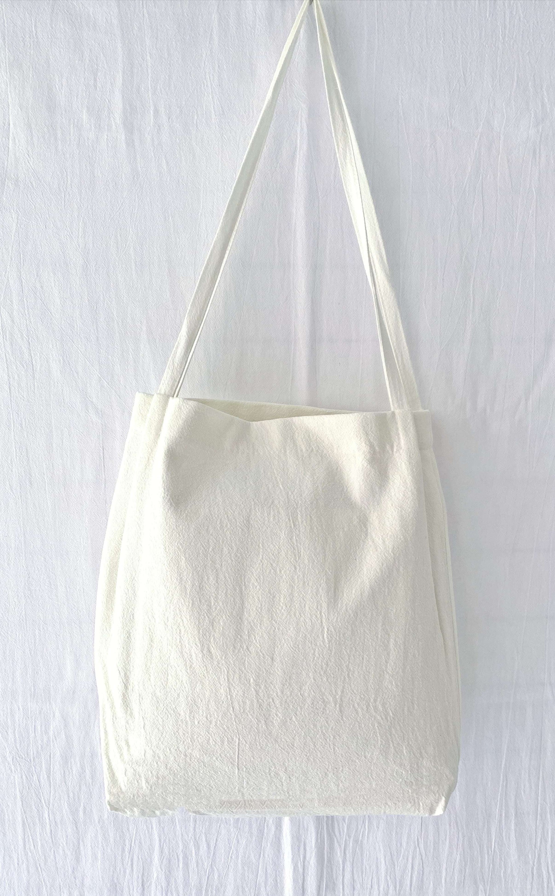 chic-floral-tote-bag-for-sustainable-gift-giving