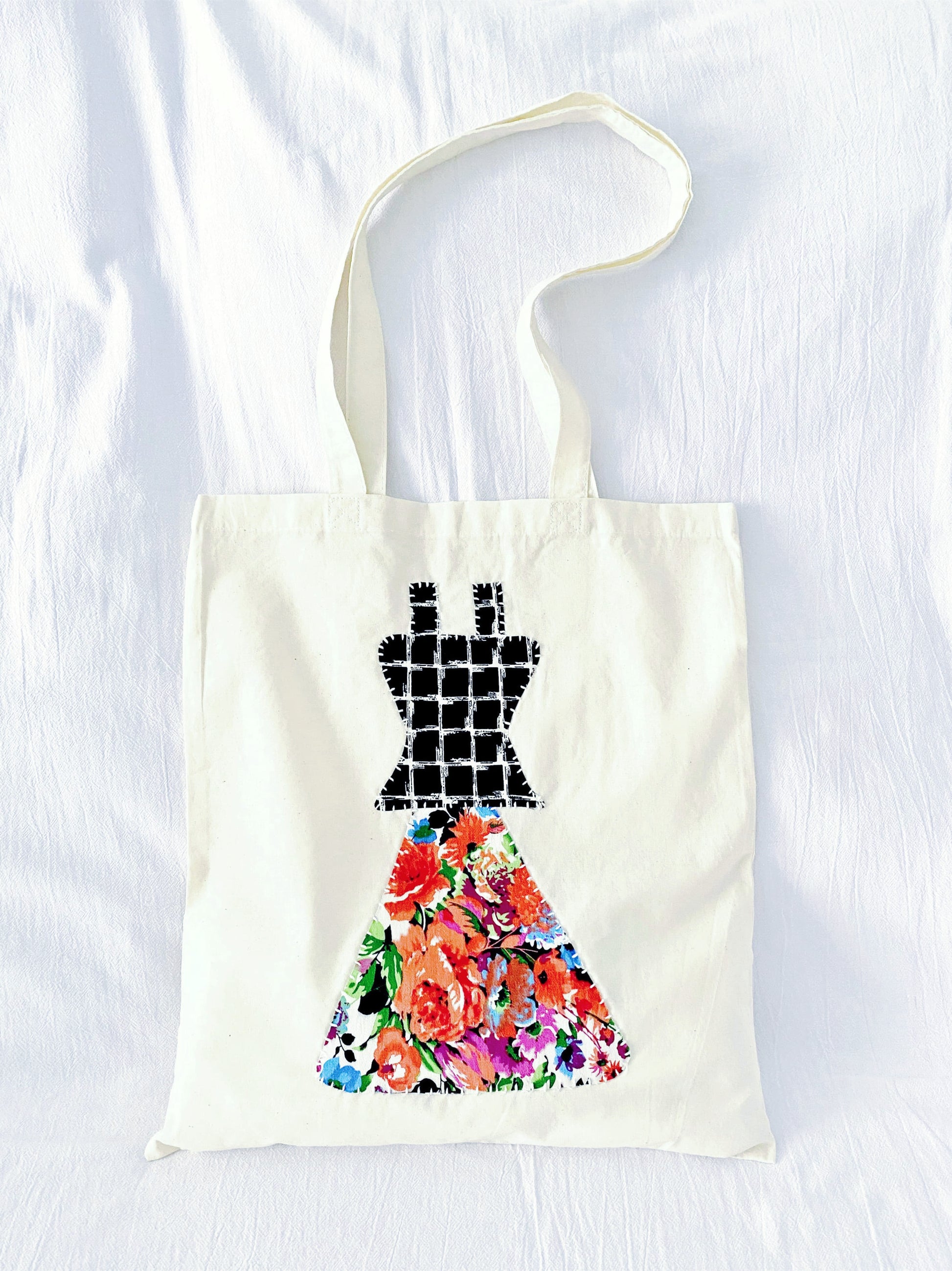 Timeless creative tote, unique wedding gift for minimalist style.