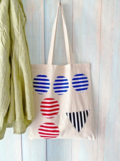 Casual canvas tote bag for everyday outfits
