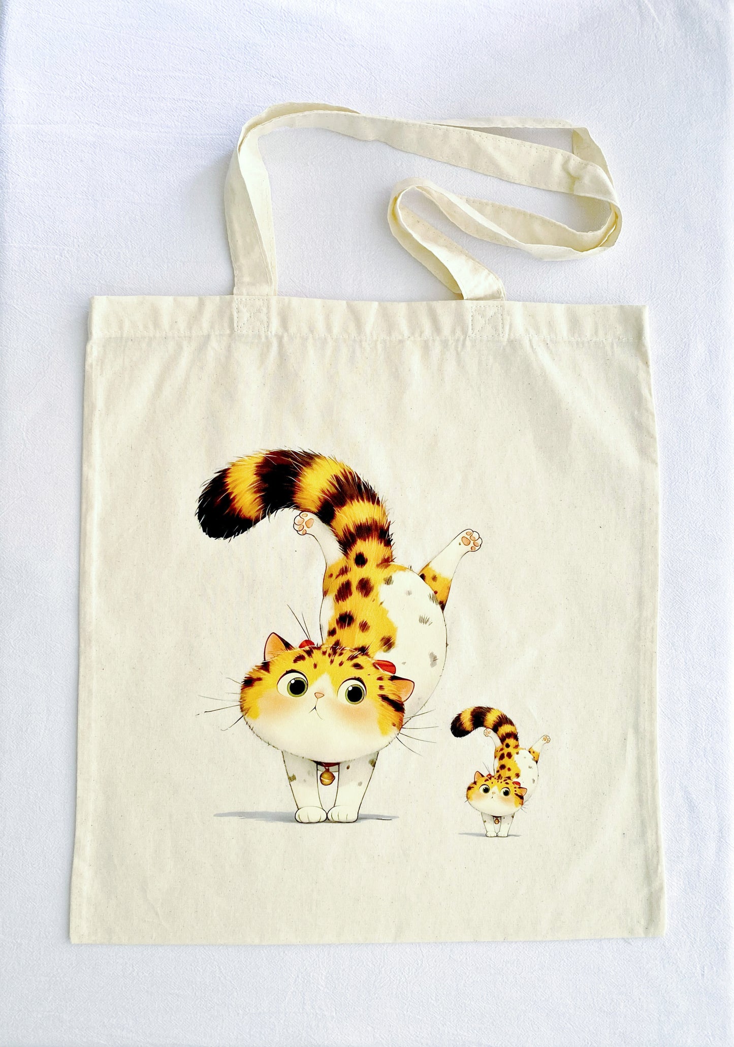 Thoughtful Mother’s Day or Christmas gift idea: A twin cat printed cotton carryall.