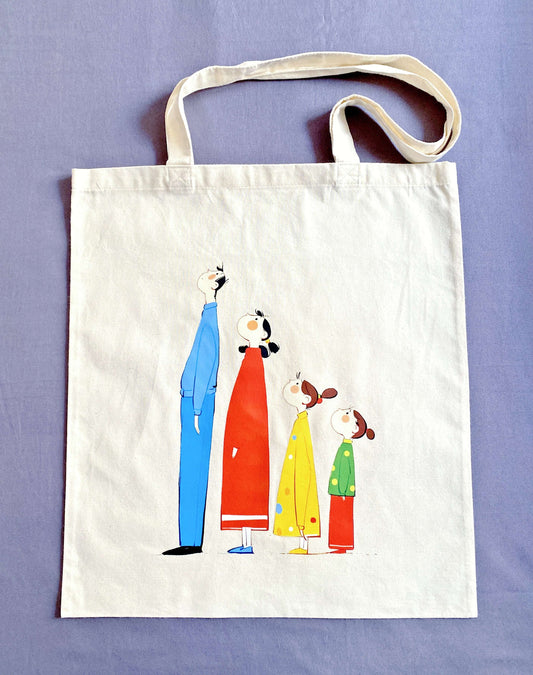 Minimal cotton shoulder bag with family-themed artwork