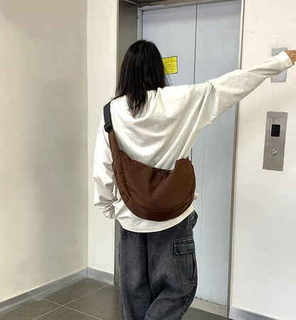 Soft unstructured hobo bag for comfortable all day wearing