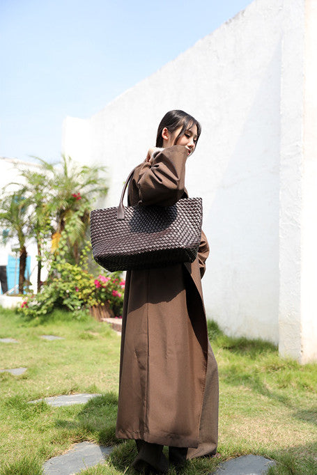 Chic Handcrafted Oversized Leather Handbag woyaza