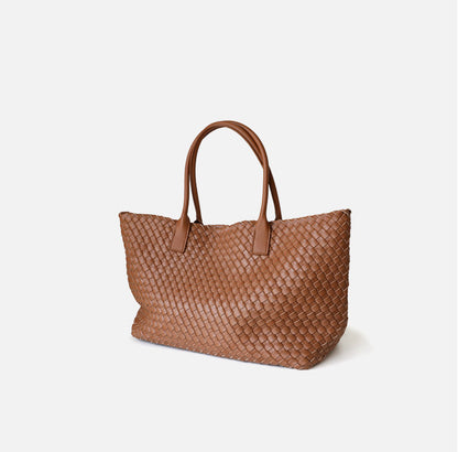 Stylish and Spacious Women's Handmade Leather Tote woyaza