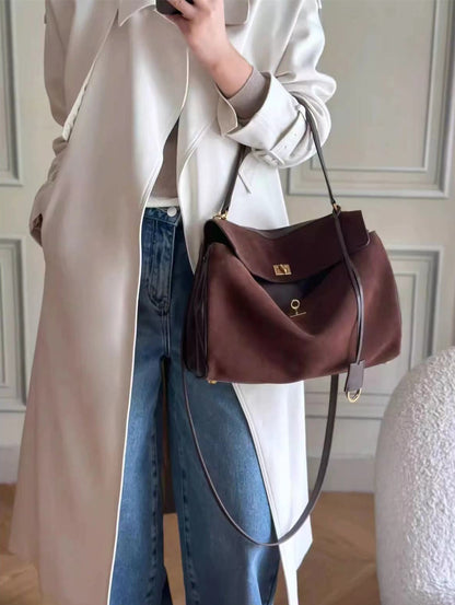 Stylish Leather Shoulder Bag for Women with Handheld and Crossbody Functionality