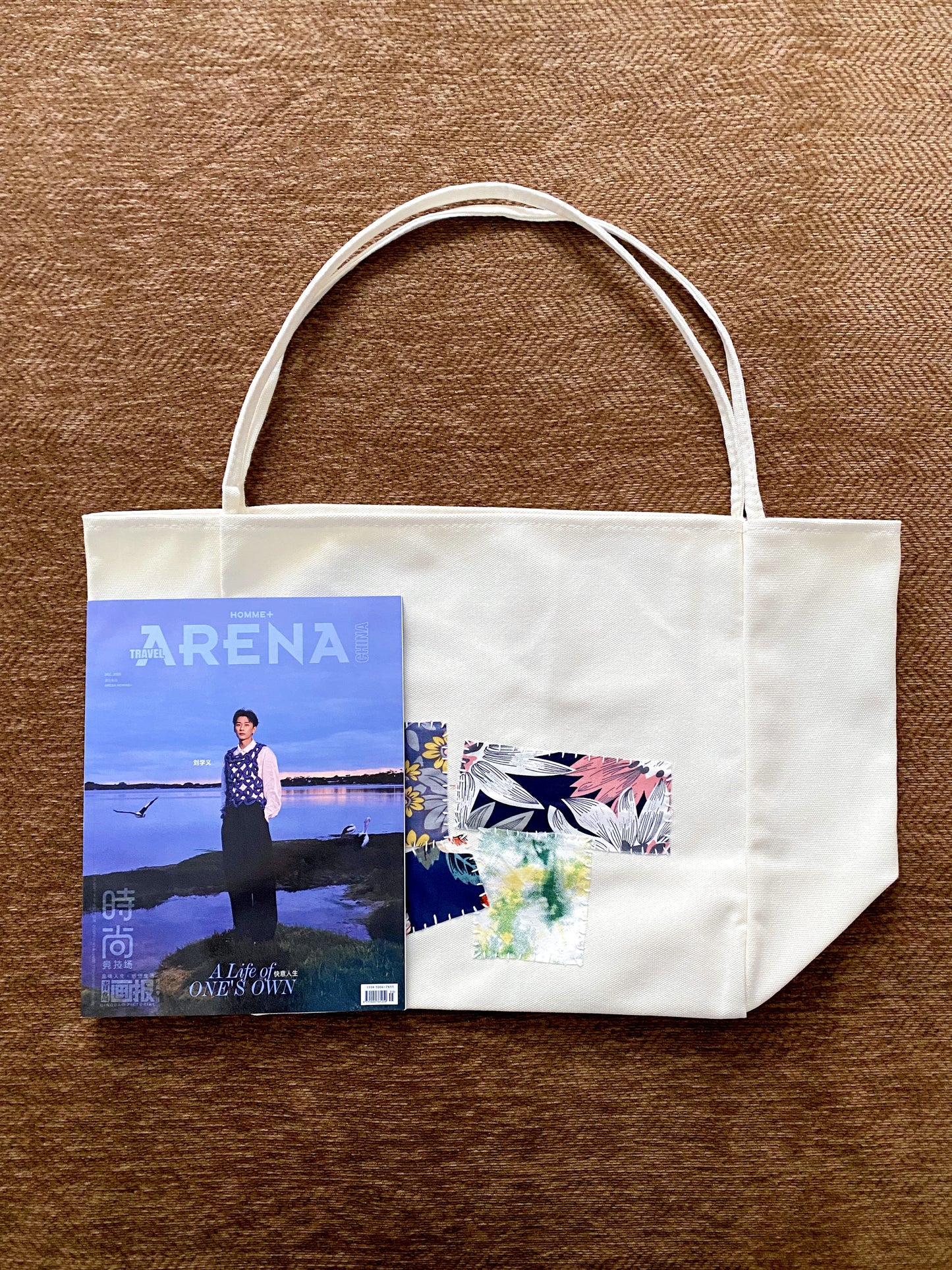 Eco-friendly tote gift set prepared for holiday family gatherings.