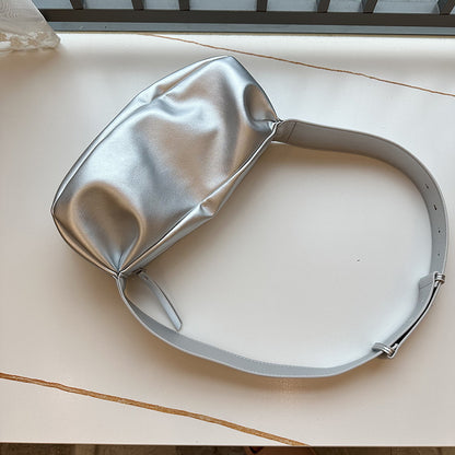 Spacious daily shoulder purse with wide mouth opening for easy access