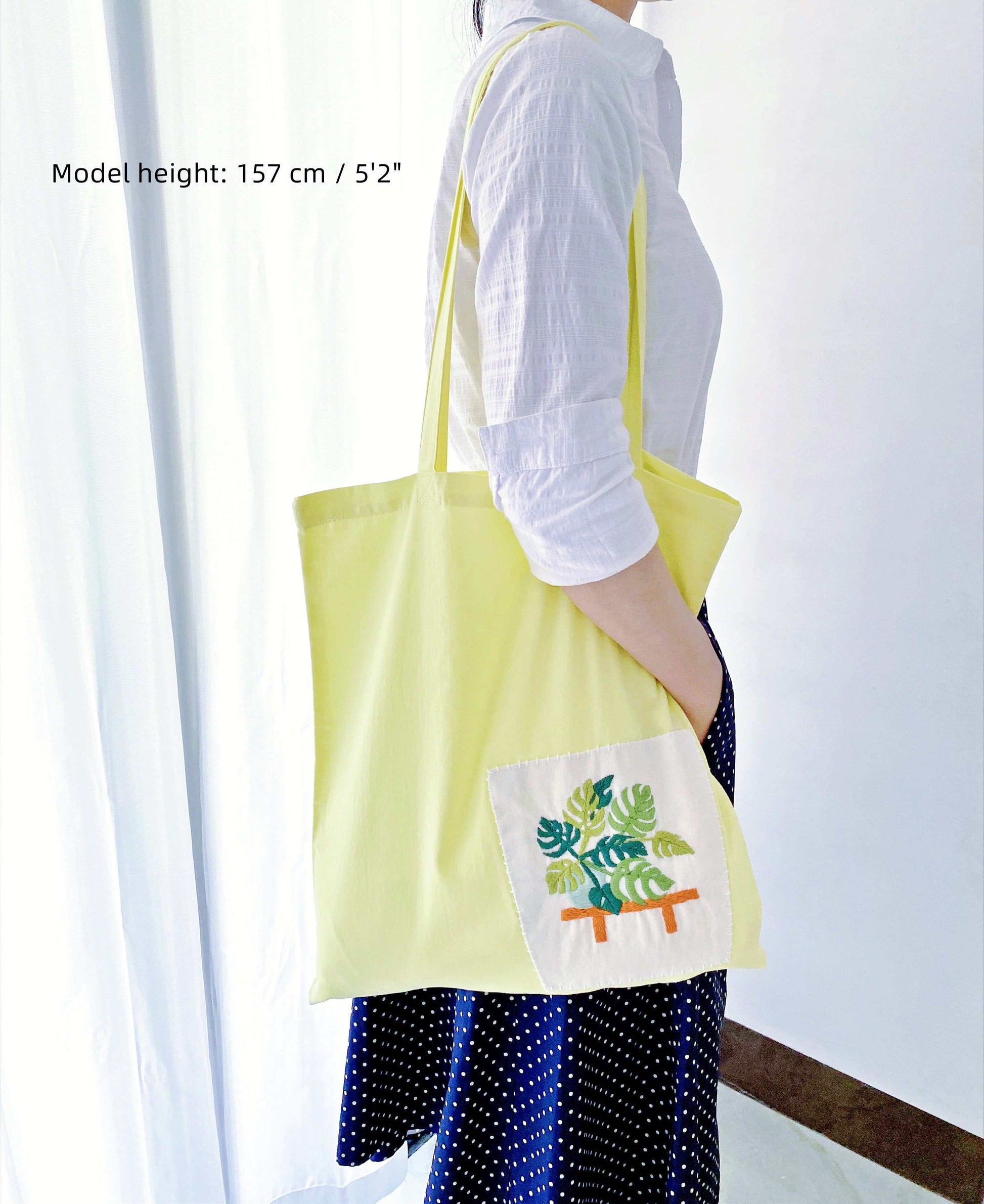Oversized, ultra-light yellow bag perfect for eco-conscious shopping