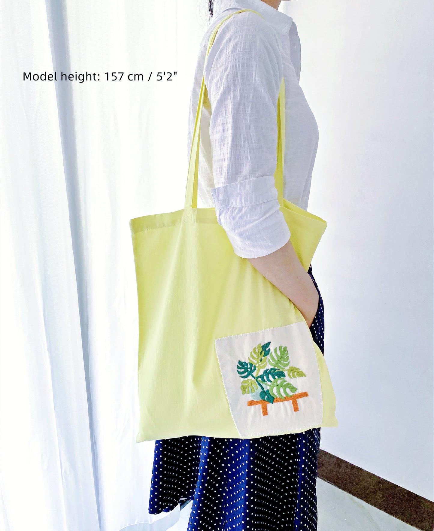 Oversized, ultra-light yellow bag perfect for eco-conscious shopping