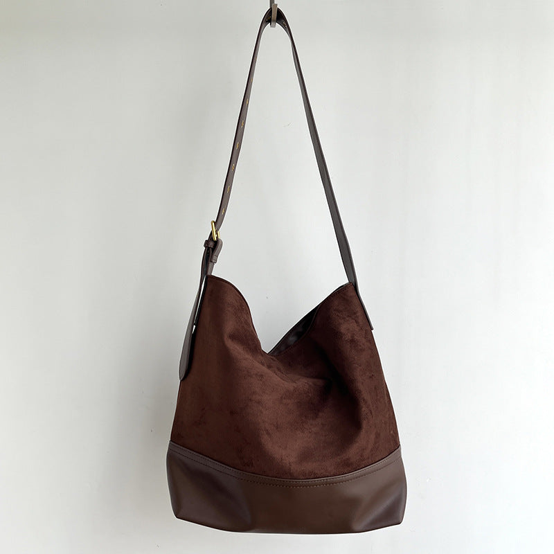 Women's bag suited to weekend travel