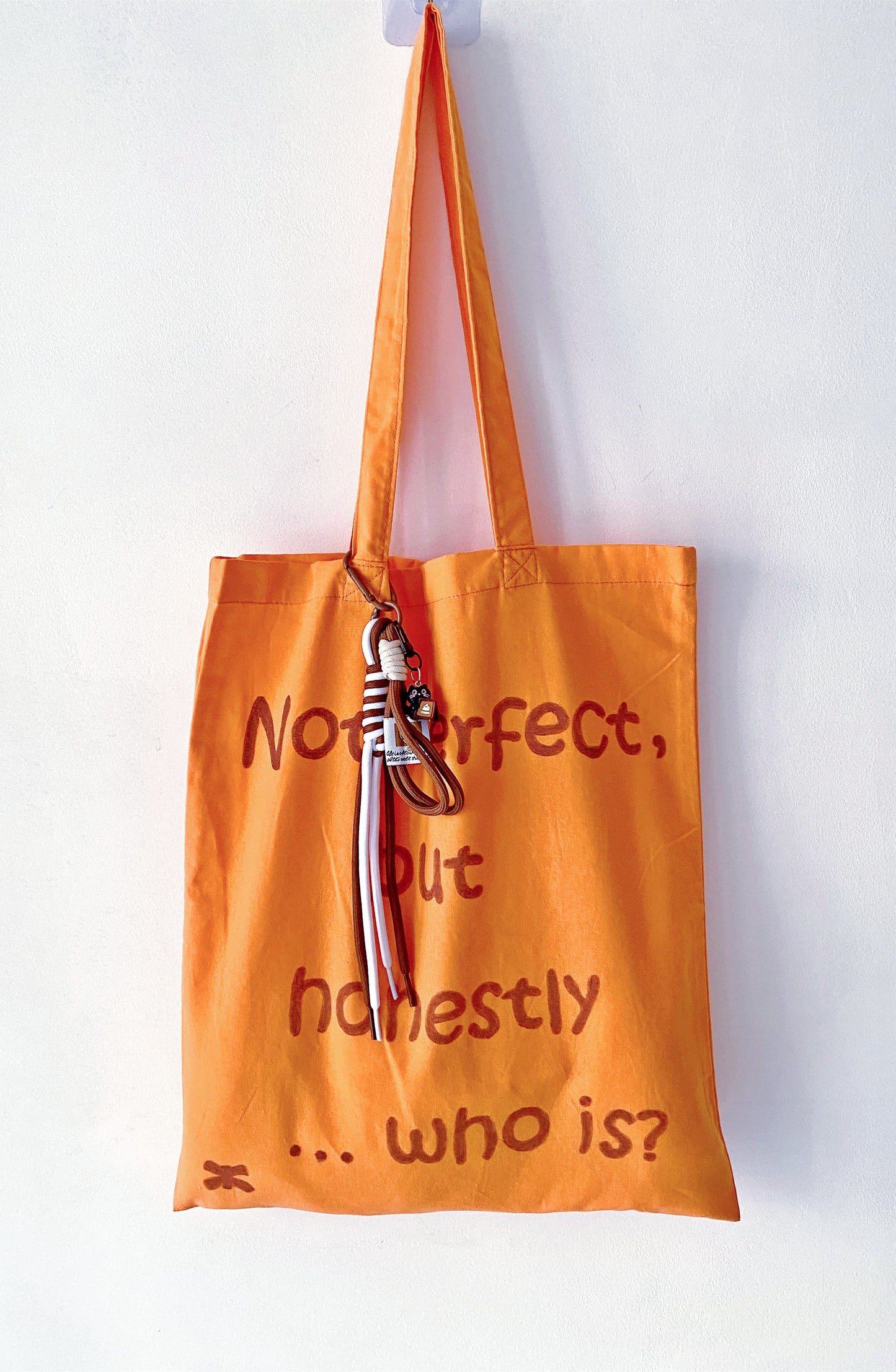 Foldable eco-tote for a "less is more" approach to modern fashion accessories.