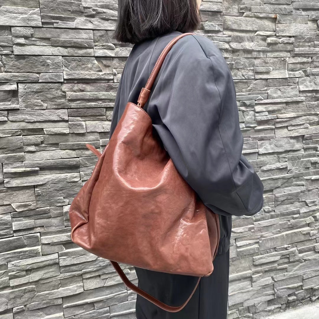 Sophisticated Women's Leather Tote Purse Ideal for Work or Travel