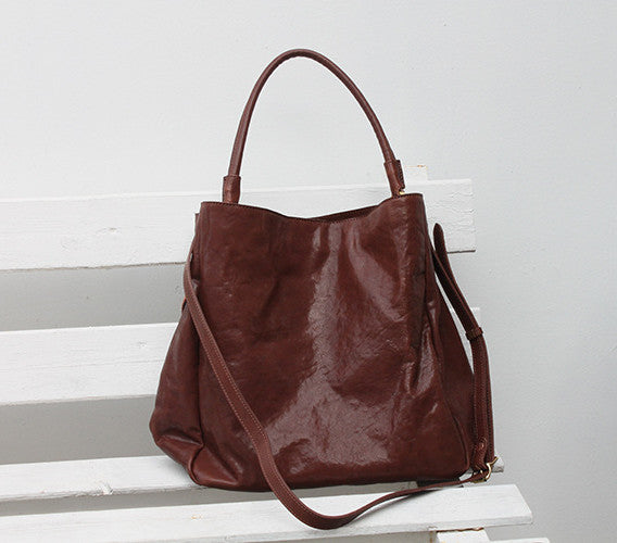 Retro Leather Shoulder Bag for Vintage Enthusiasts