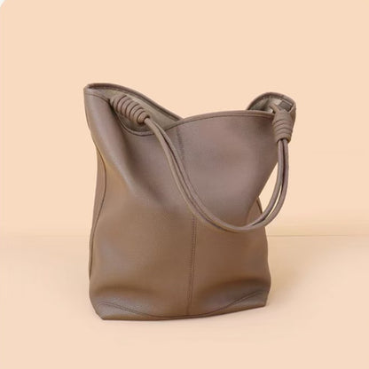 Elegant Bucket Bag Made of Soft Leather for Work and Evening Events