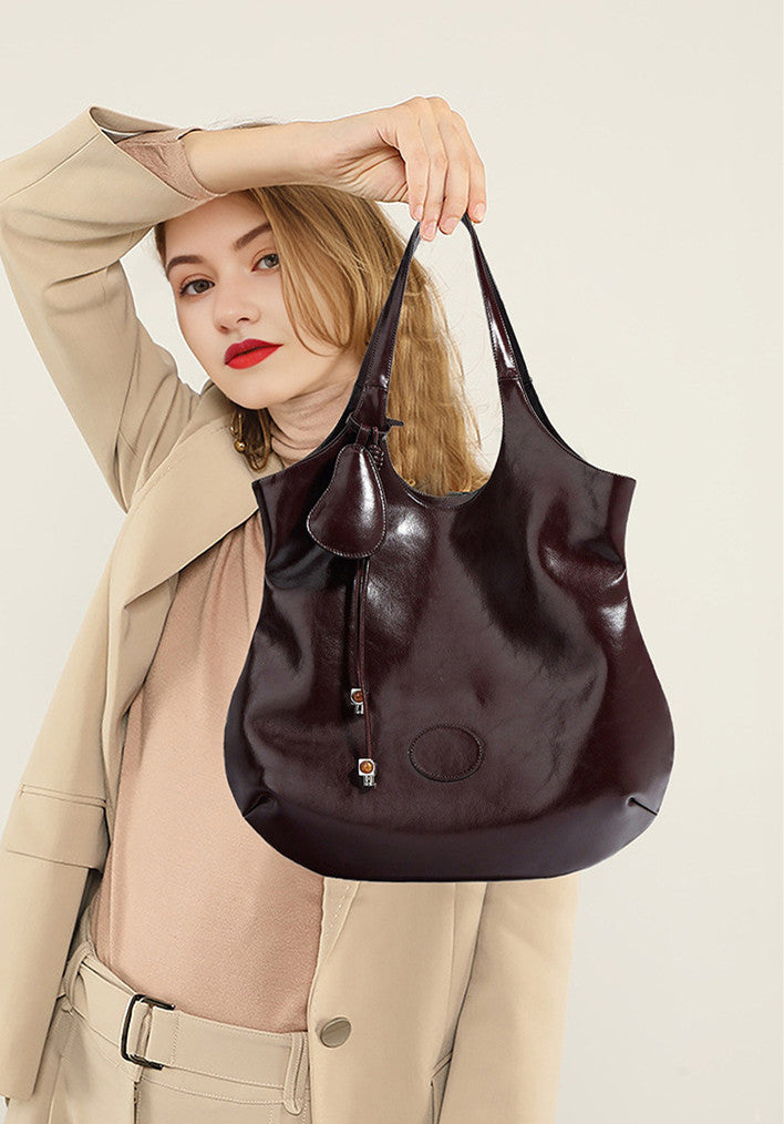 Versatile Leather Shoulder Bag for Women with Spacious Interior