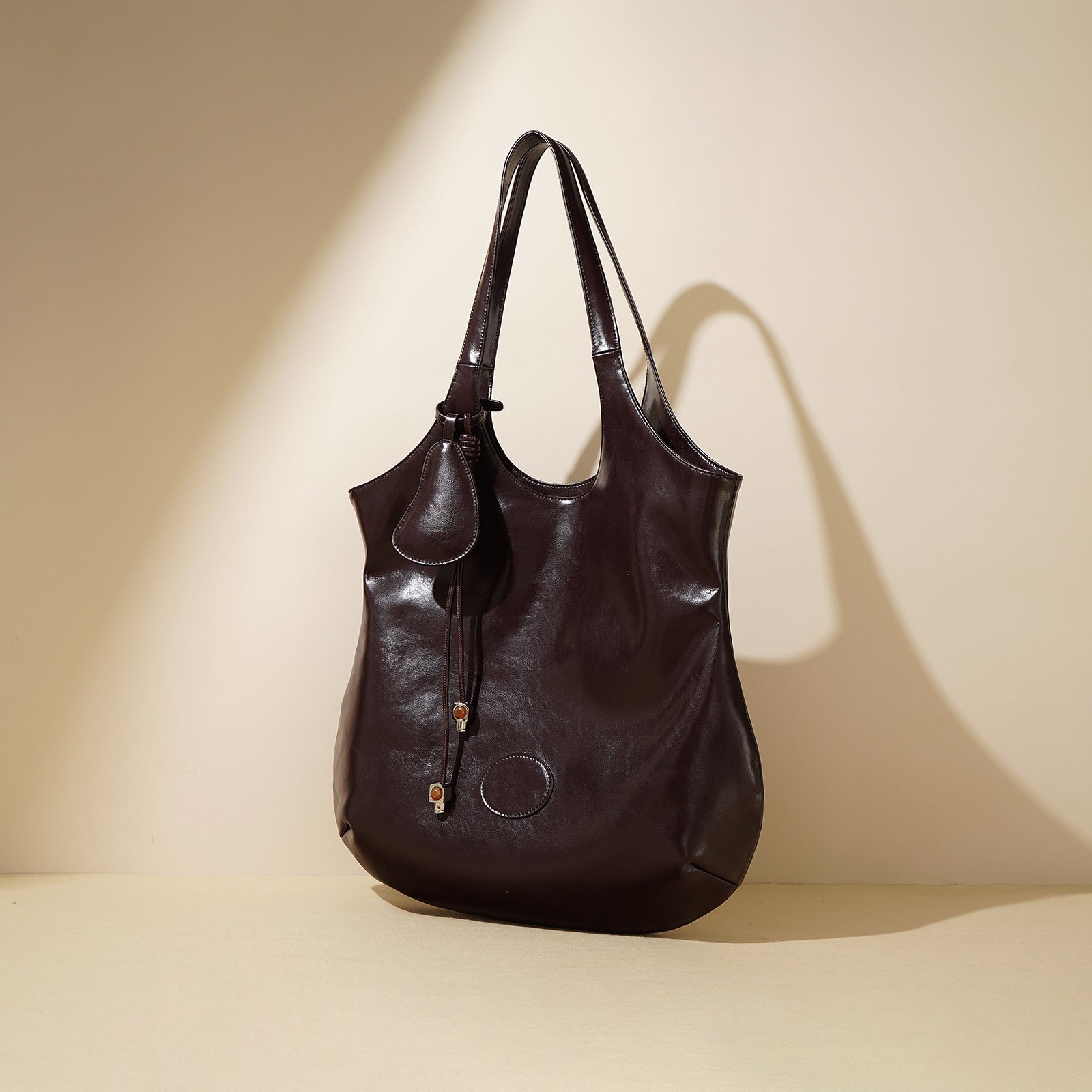 Stylish Pear-Shaped Leather Shoulder Bag for Women