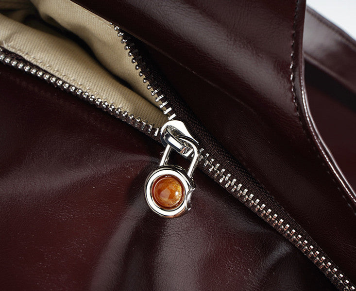 Elegant Leather Bucket Bag