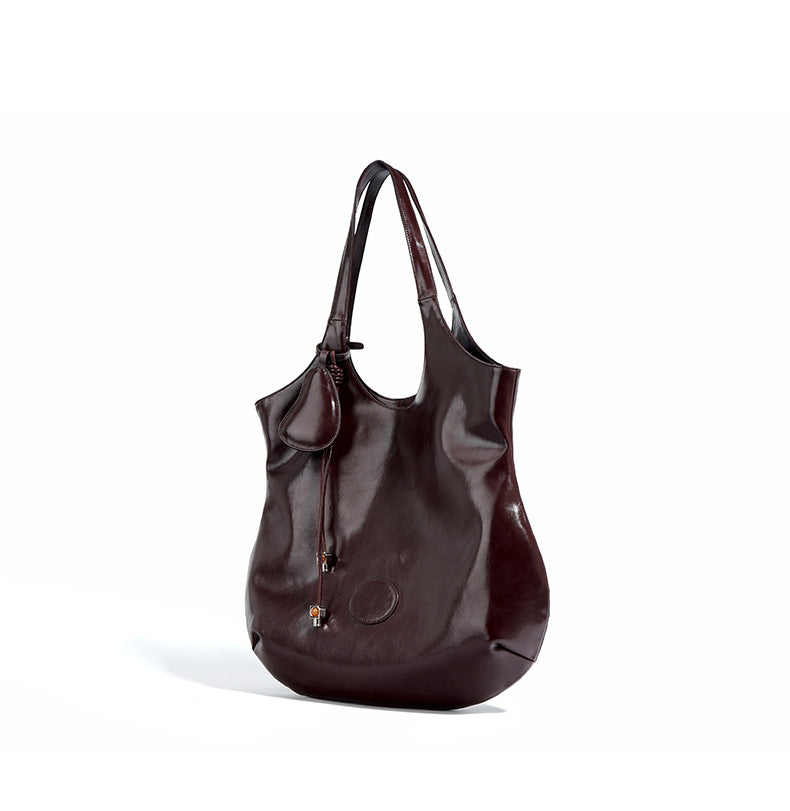 Fashionable Leather Bucket Tote Bag for Women with Handheld and Shoulder Carry Options