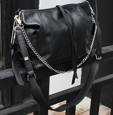 Exquisite Women's Leather Shoulder Bag with Unique Chain Design