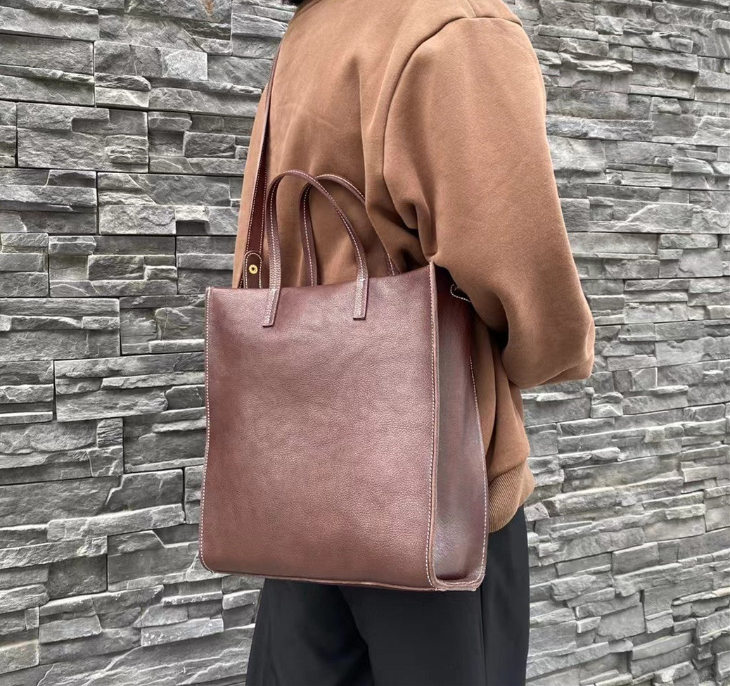 Stylish Retro Leather Handbag for Professional Use