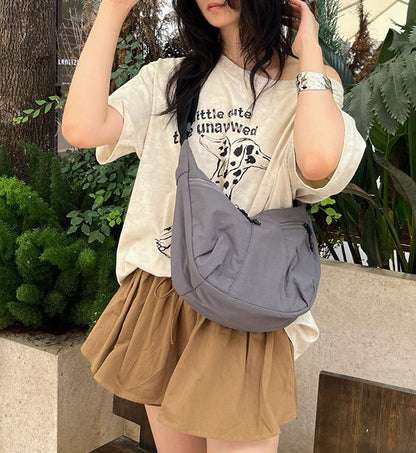 Women's crossbody bag for carrying personal belongings