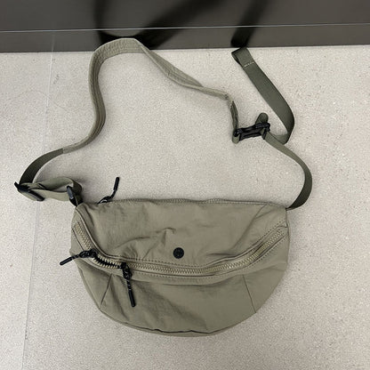 Unisex crossbody bag for casual weekends
