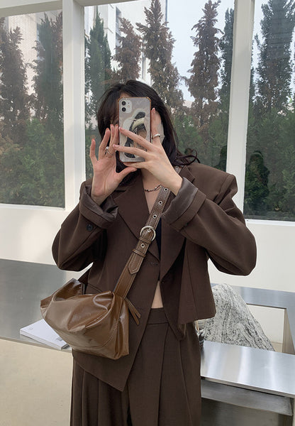 Lightweight women's purse for weekend plans