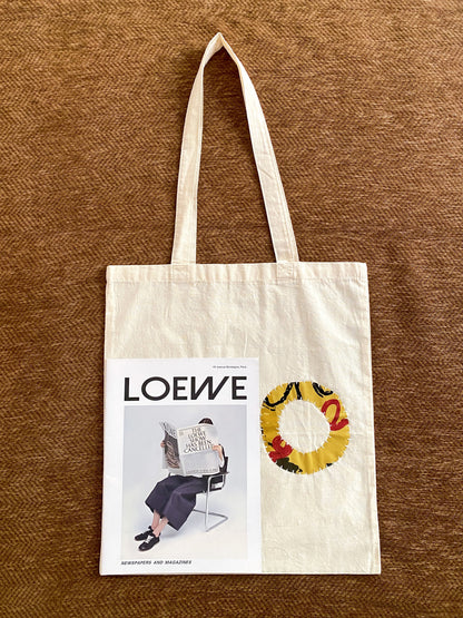 Foldable cotton tote for daily outings