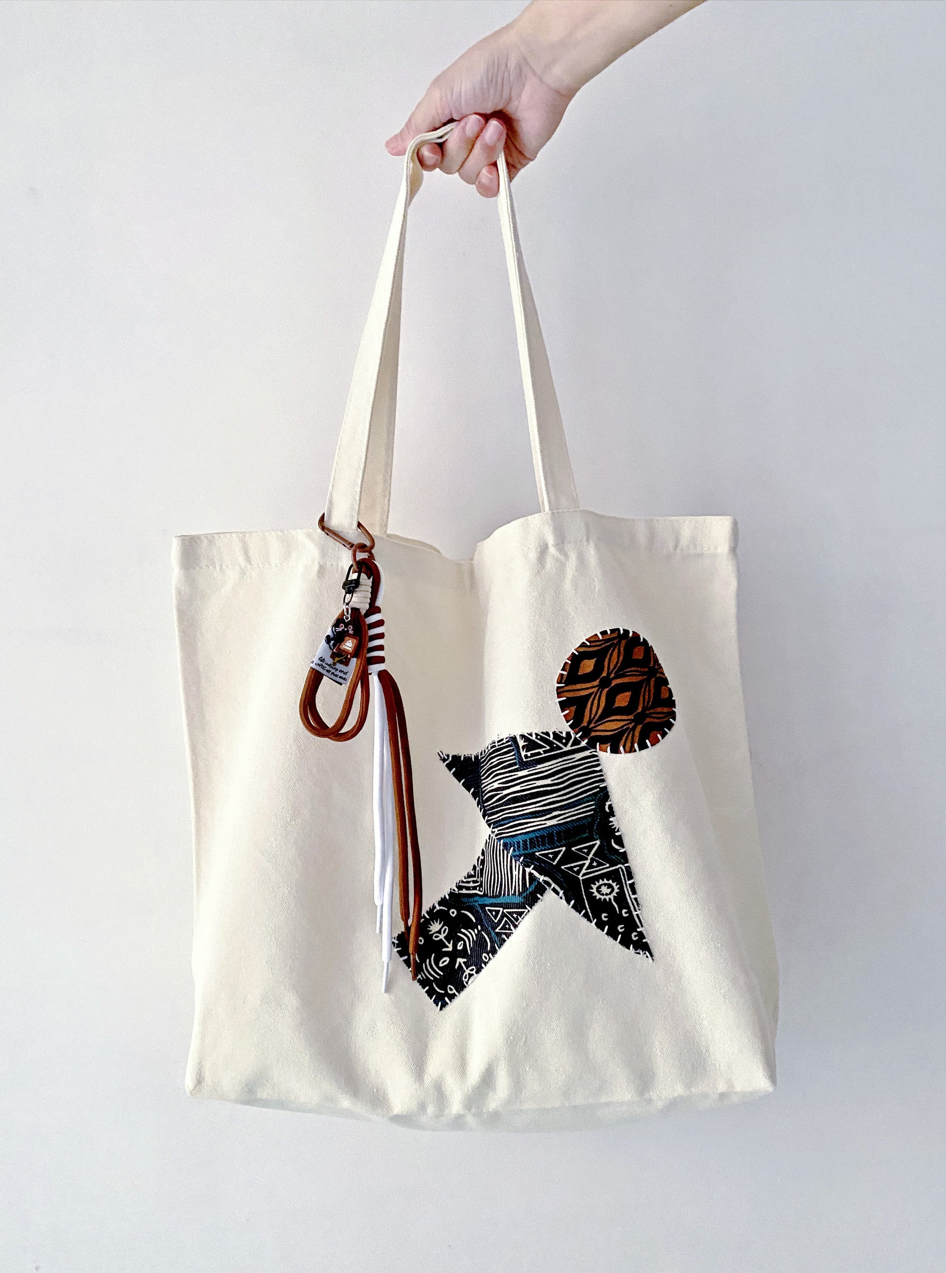 natural canvas carry bag with a soft and lived-in look