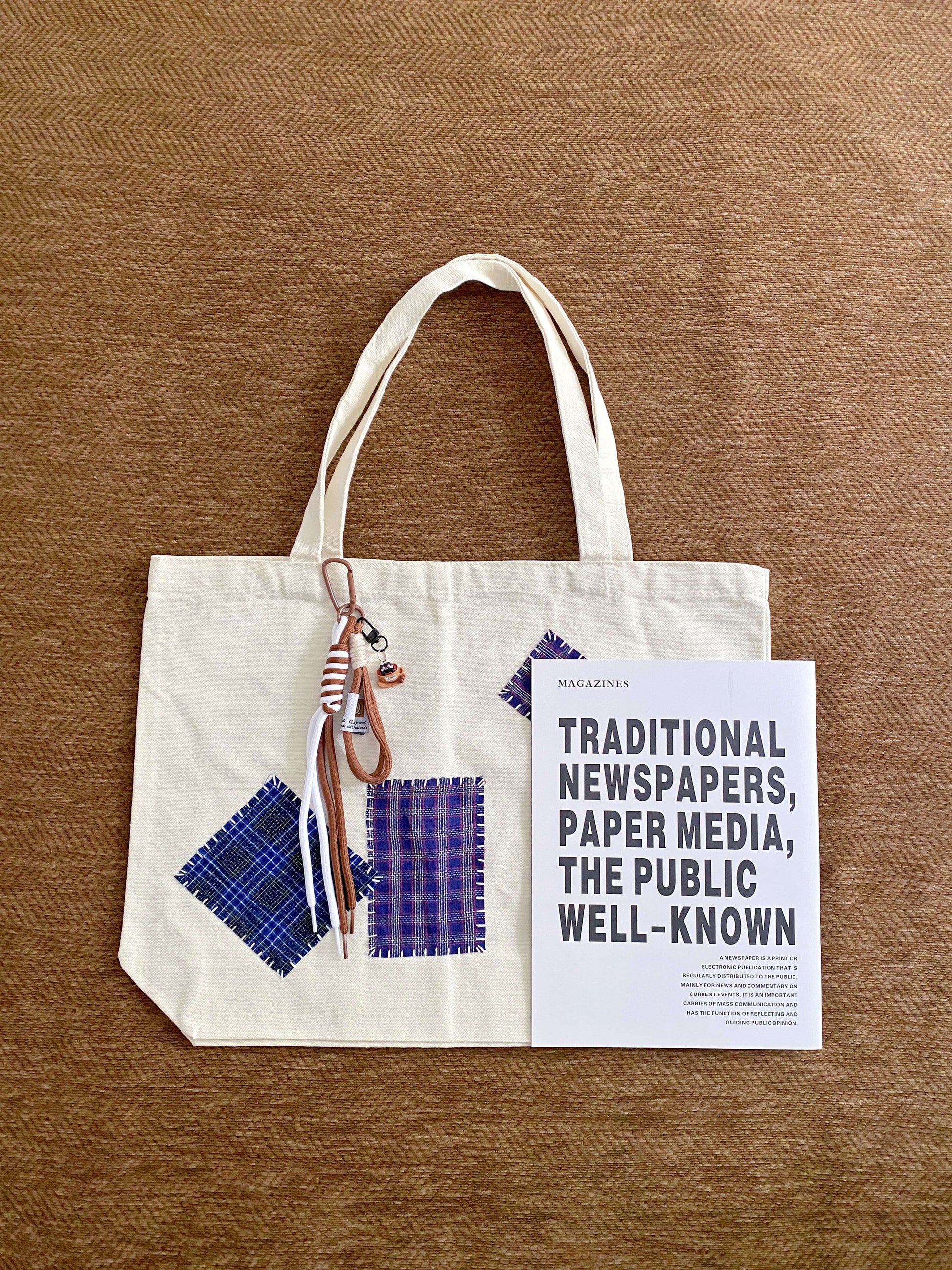 relaxed tote bag with natural casual look
