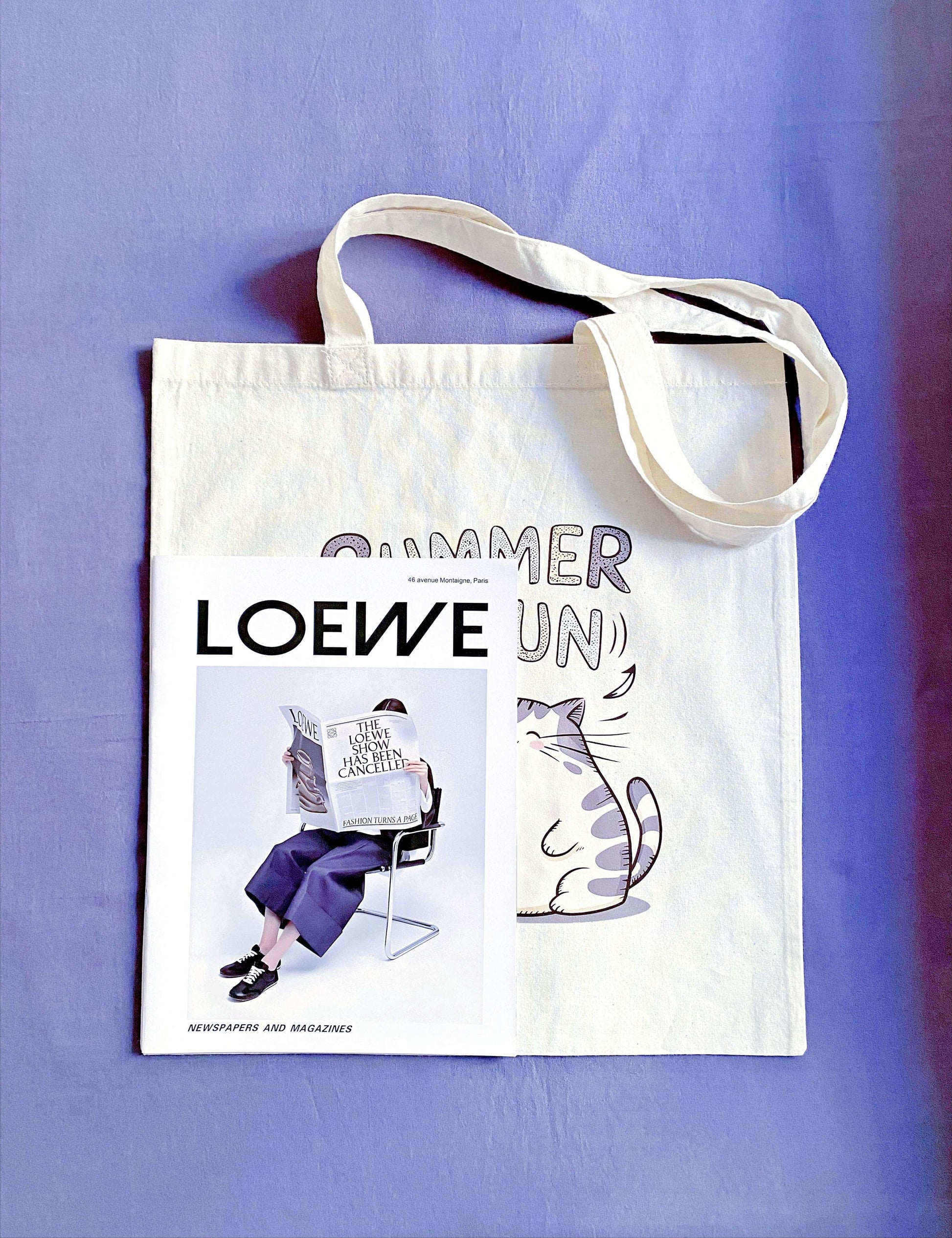 Cotton tote with a whimsical kitty print – a comfortable, everyday bag with a playful touch that supports a sustainable lifestyle.