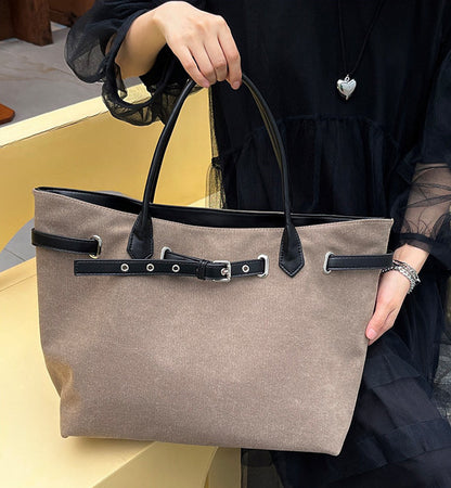 Simple canvas shoulder tote bag for relaxed everyday use