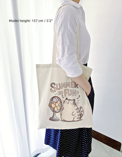 Lightweight and large capacity tote for books, perfect for university students or slow-living readers.