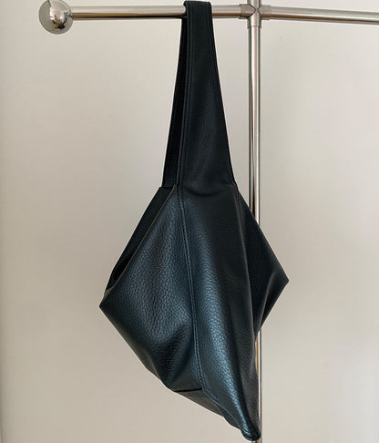 Roomy tote for commuting without a formal look