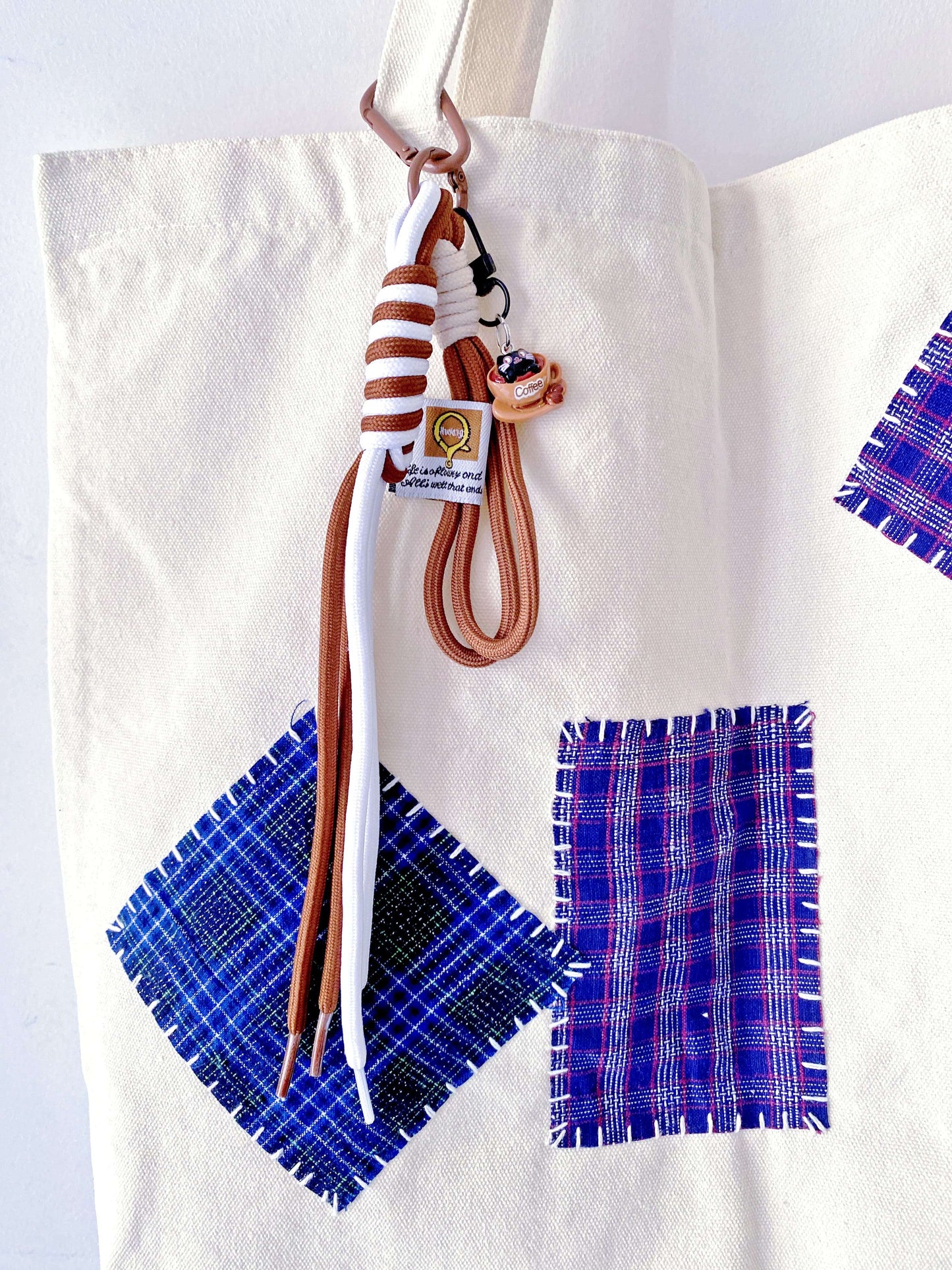 Minimalist fabric bag ideal for local flower market trips and conscious shopping.