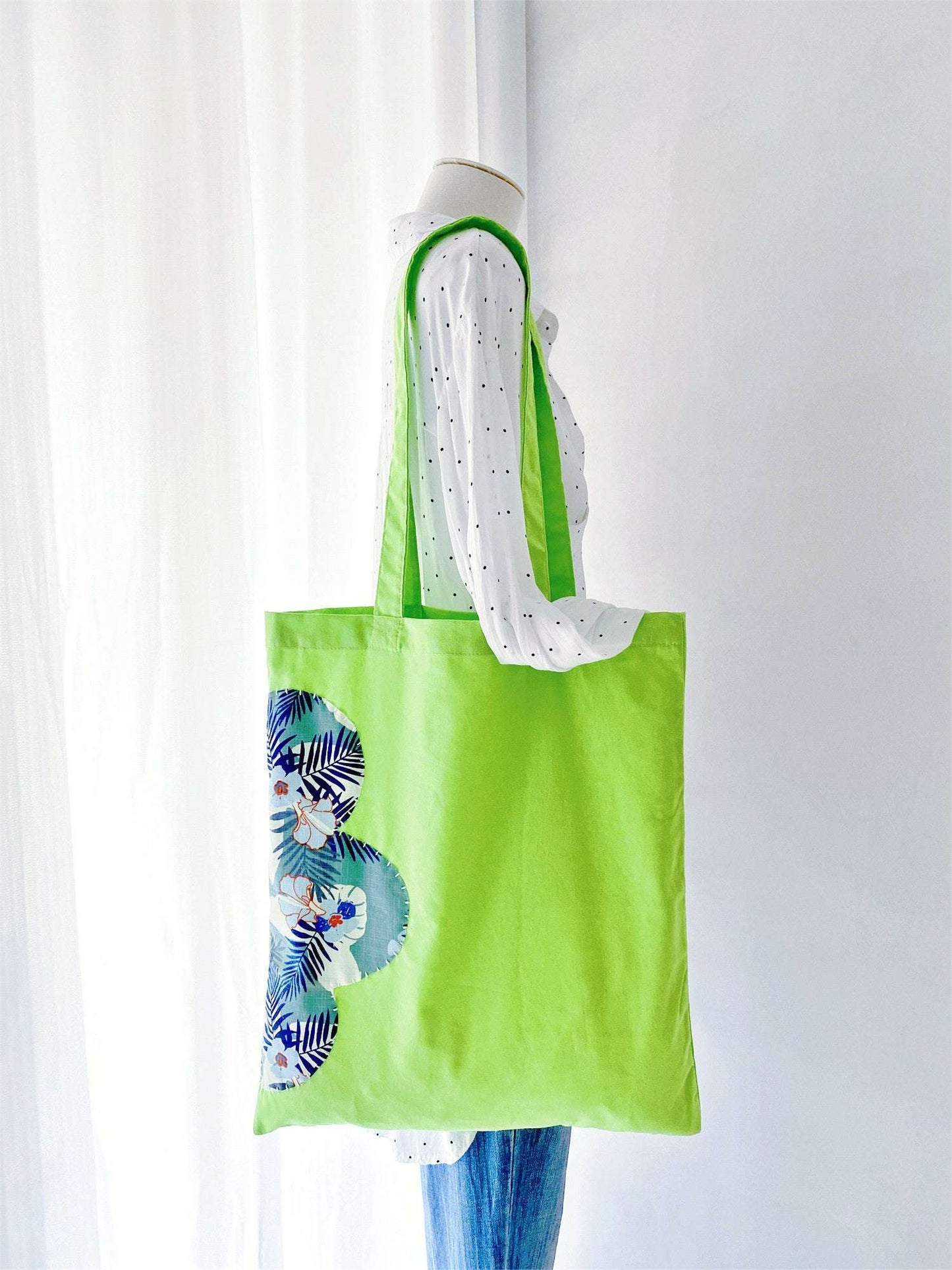 Durable and relaxed hand-sewn cotton tote