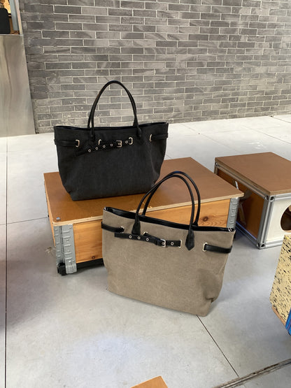 Fashion canvas tote bag with practical pouch organization