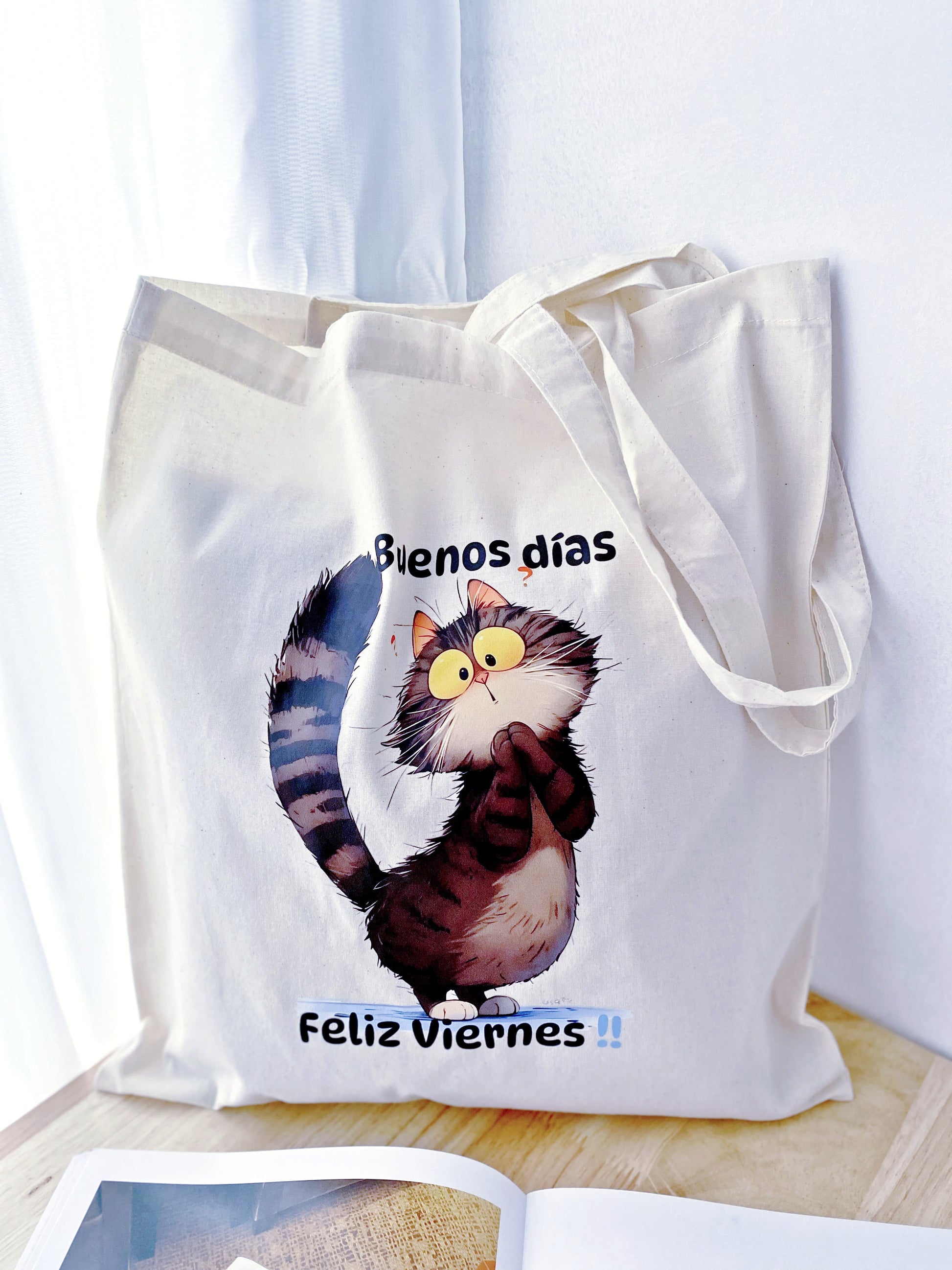Lightweight gift for grandma: An easy-to-carry cloth tote with a nostalgic cat illustration that feels gentle on shoulders.