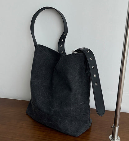 Easy carry bag for neighborhood walks and casual outings