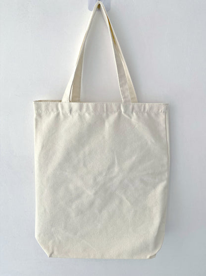 Creative fabric-detailed tote suitable for thoughtful gifting